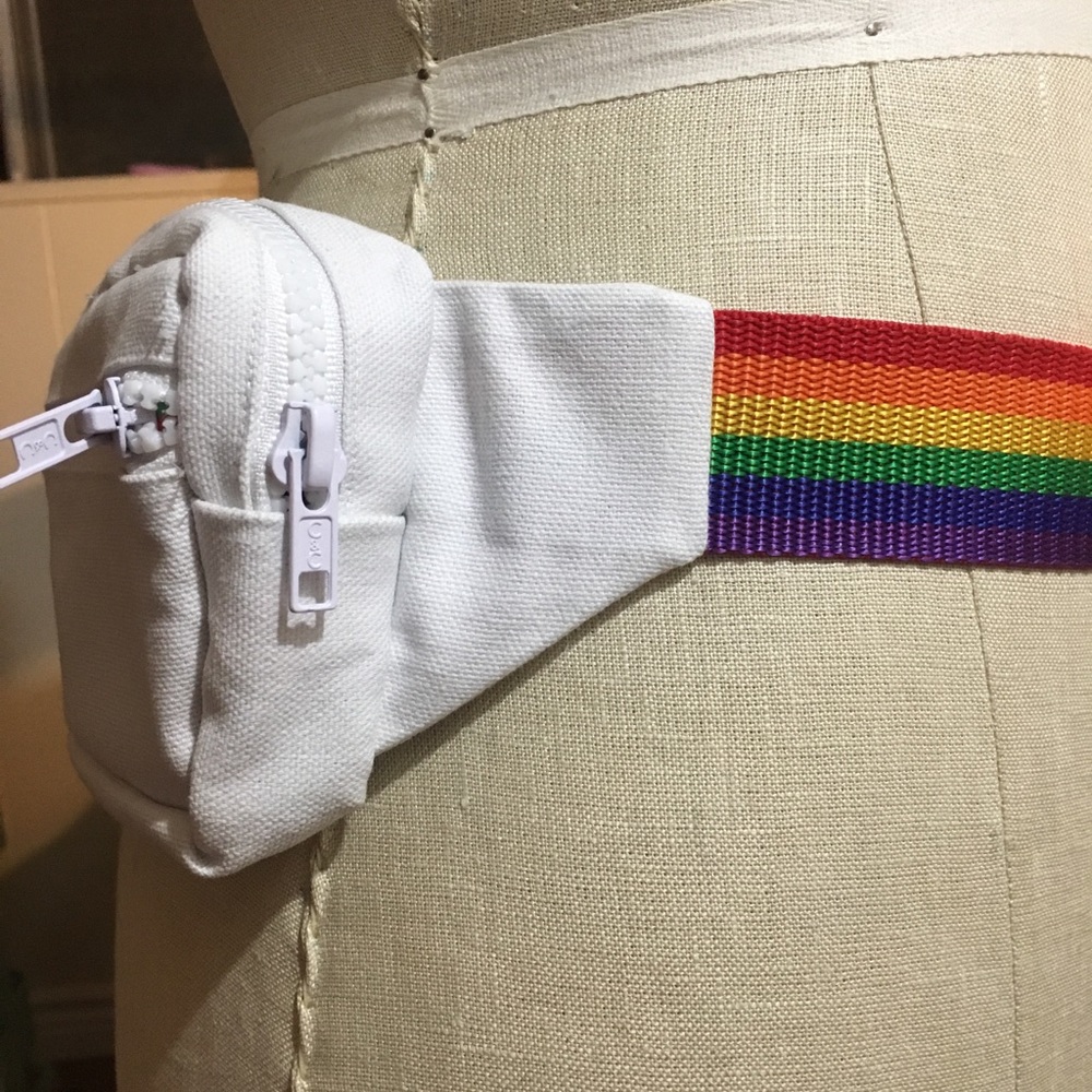 Handmade Fannypack - Picture 6 of 6